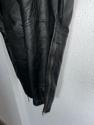 Pantalón de piel motero negro