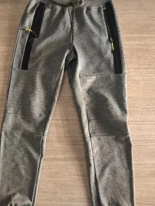Pantalón deportivo chico gris de chico