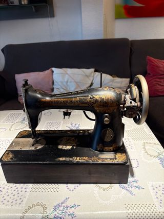 Máquina de coser Singer antigua 1923