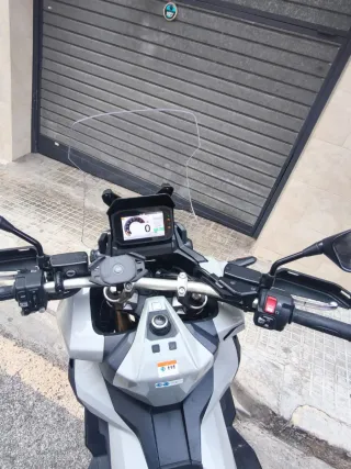 Honda ADV 750 Maxi-Scooter Automática
