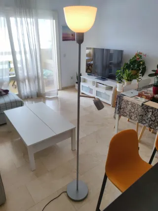 Lámpara de pie moderna para salón