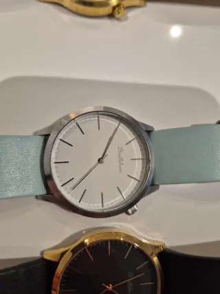 Lote de 4 relojes (pilas a cambiar)