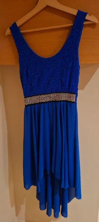 Vestido de fiesta azul con pedrería