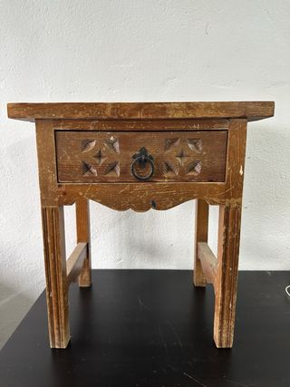 Mesita de noche de madera para restaurar