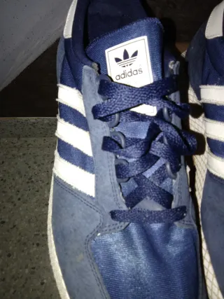 Deportivas Adidas Azul y Beige