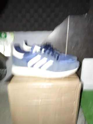 Deportivas Adidas Azul y Beige