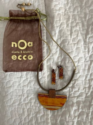 Collares y pendientes diseño