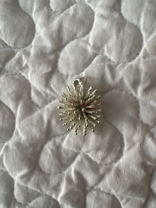 Collares y pendientes diseño