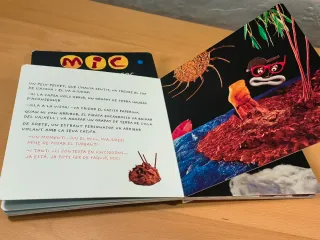 Lote 8: 2 cuentos MIC