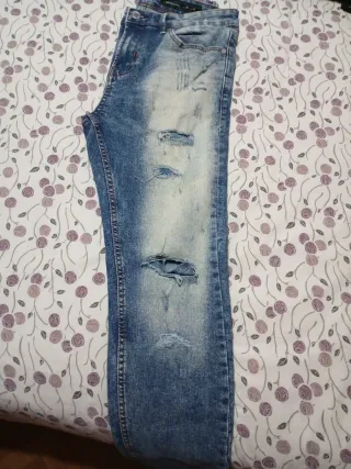 Vaqueros hombre rotos desgastados
