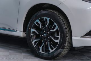 Mitsubishi Outlander 2.0 PHEV KAITEKI AUTO 4WD