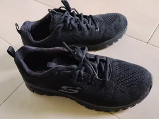 Skechers negras talla 40