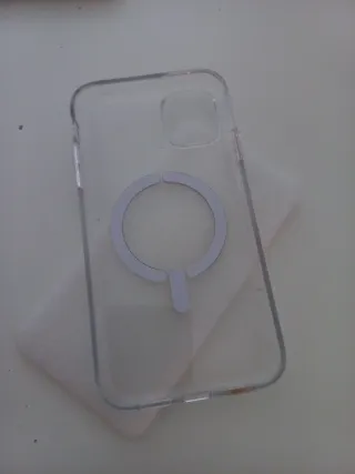 Custodia iPhone 11 con Magnete Trasparente Resistente
