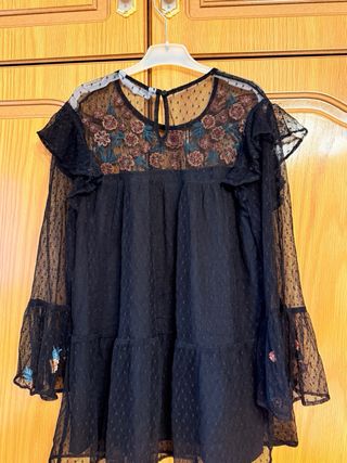 Camisa negra bordada S Zara