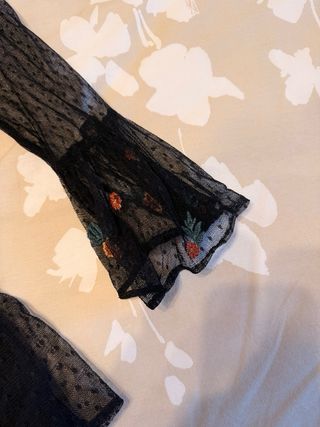 Camisa negra bordada S Zara