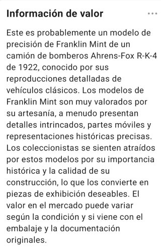 Camión de bomberos antiguo rojo
