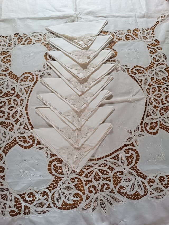 Mantelería antigua de hilo redonda