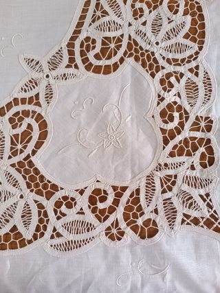 Mantelería antigua de hilo redonda