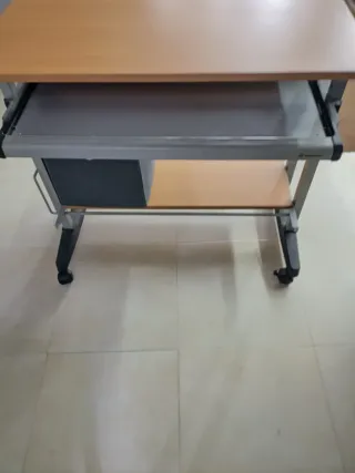 Escritorio Robusto Madera y Metal