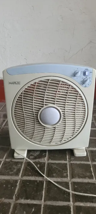 Ventilador MARLUX blanco y azul
