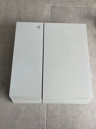 Pacchetto PS4 Fat 500GB Bianca + Controller e Giochi