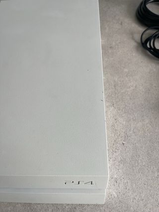 Pacchetto PS4 Fat 500GB Bianca + Controller e Giochi