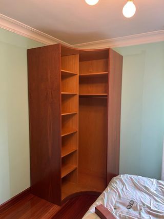 Armario esquinero madera cerezo