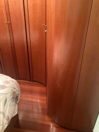Armario esquinero madera cerezo