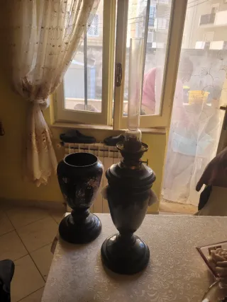 Lume vintage in pietra e vetro usato  come da foto