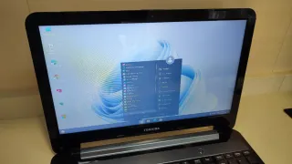 Portátil Toshiba satellite L955D con Windows 11