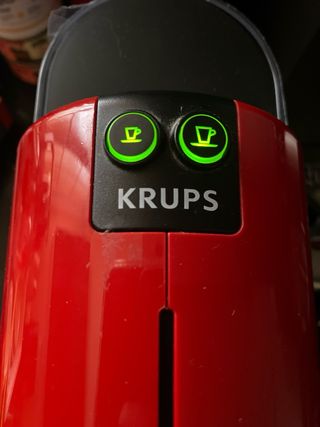 Cafetera Nespresso Krups Inissia Roja