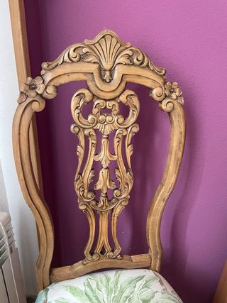 Sillas antiguas con tapizado floral