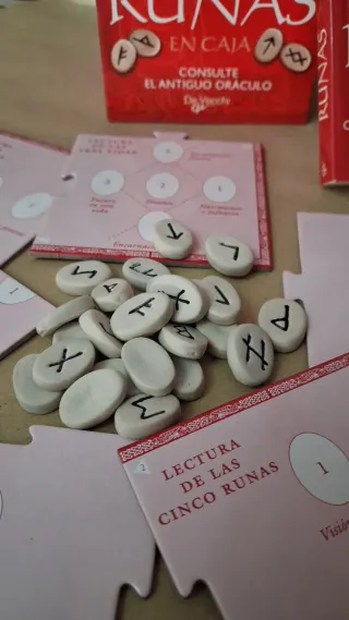 Runas Nórdicas en Caja + Guía y Mapa