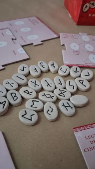 Runas Nórdicas en Caja + Guía y Mapa