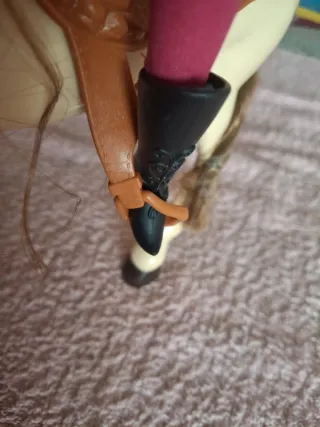 Muñeca amazona con caballo