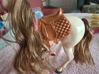 Muñeca amazona con caballo