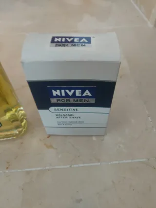 VENDO LOTE DE COLONIA Y  AFTER SHAVE .