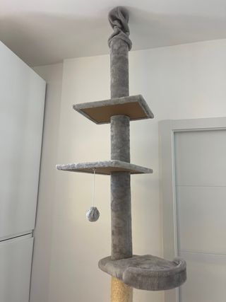 Árbol rascador para gatos ajustable