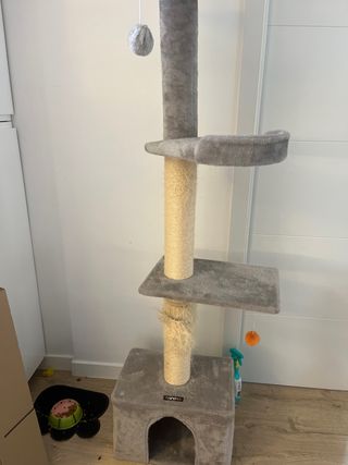 Árbol rascador para gatos ajustable