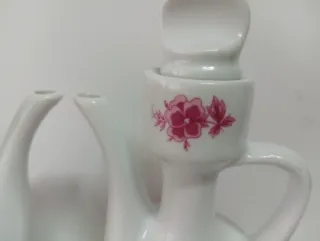 VINAGRERA Y ACEITERA PORCELANA