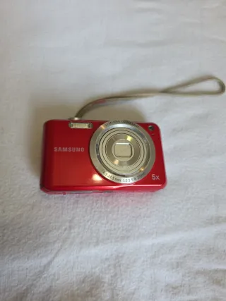 Cámara Samsung Roja ES65
