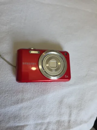 Cámara Samsung Roja ES65