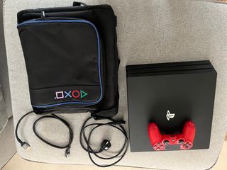 PlayStation 4 Pro 1TB Nero + 4 Giochi