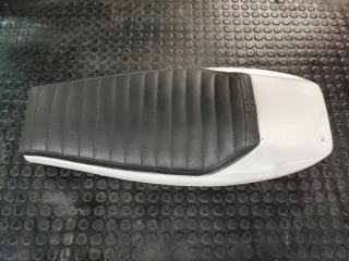 Colín moto cafe racer blanco