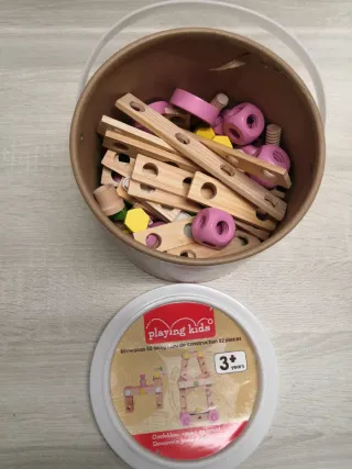 2 cubos construcción madera