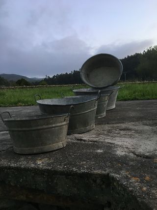 Vecchie vasche da bagno in zinco, diversi modelli di 50 anni fa