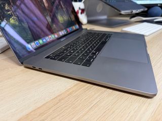 MacBook Pro 2018 i7 500Gb Gris Espacial
