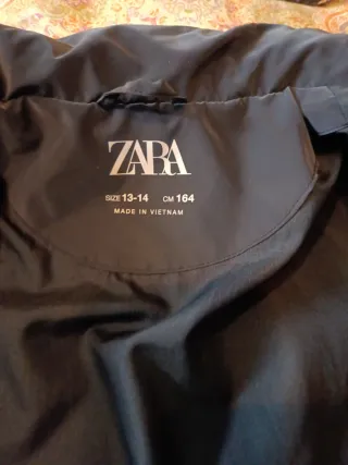 Cazadora acolchada mujer negra