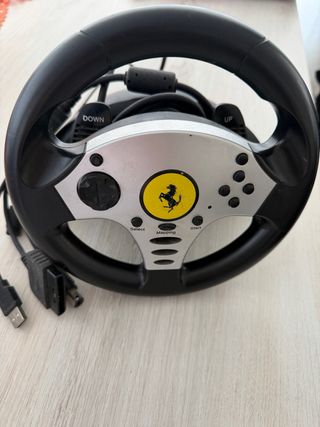 Volante Ferrari Thrustmaster