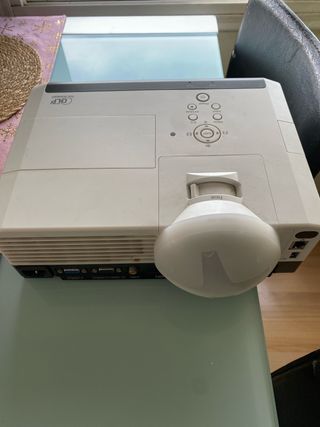 Proyector DLP Blanco y Gris